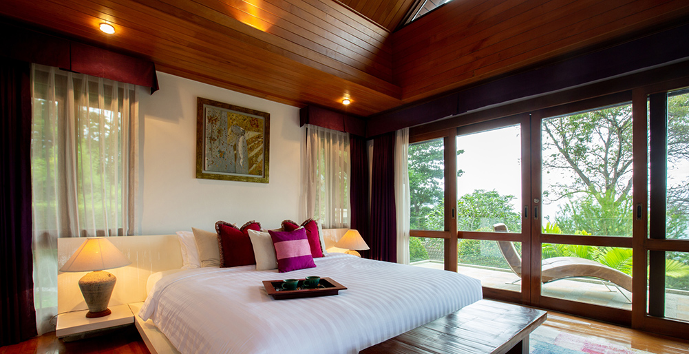 Infinity View - Restful master bedroom
