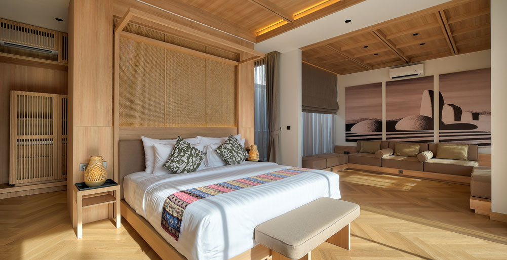 Villa Brandon - Opulent master bedroom