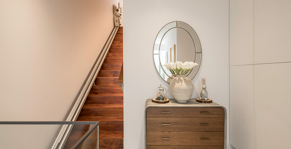 Surin Seaview Villa - Convenient stair lifts