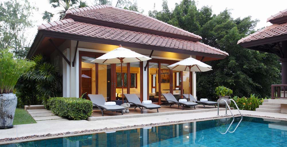 Laguna Waters - Pool deck